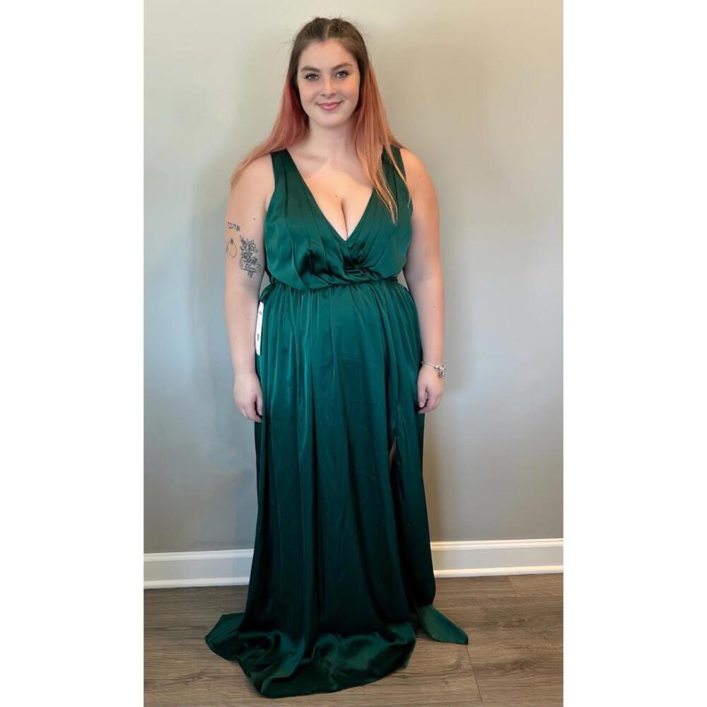 Azazie Tanicia Emerald Stretch Satin A-Line Pleated Bridesmaids Dress (Size 14)
